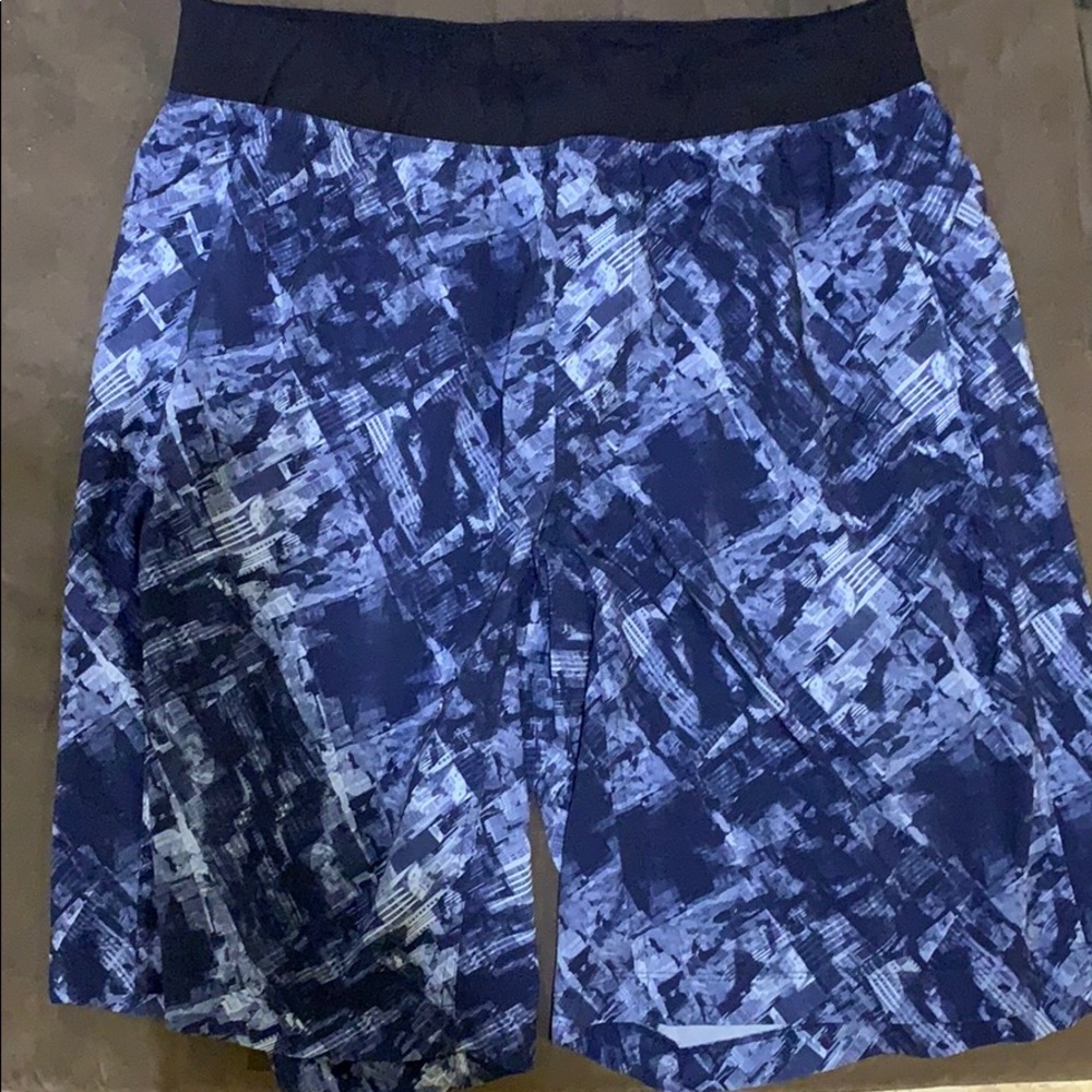Men’s XL LuluLemon shorts 11” inseam